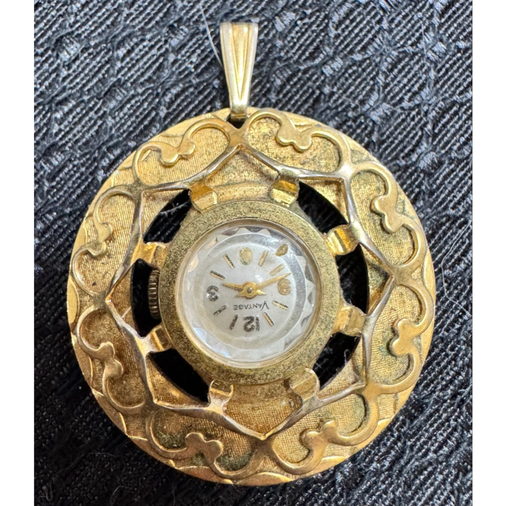 Women's Vantage Gold Raised Heart Vintage Pendant Watch - Manual Wind
